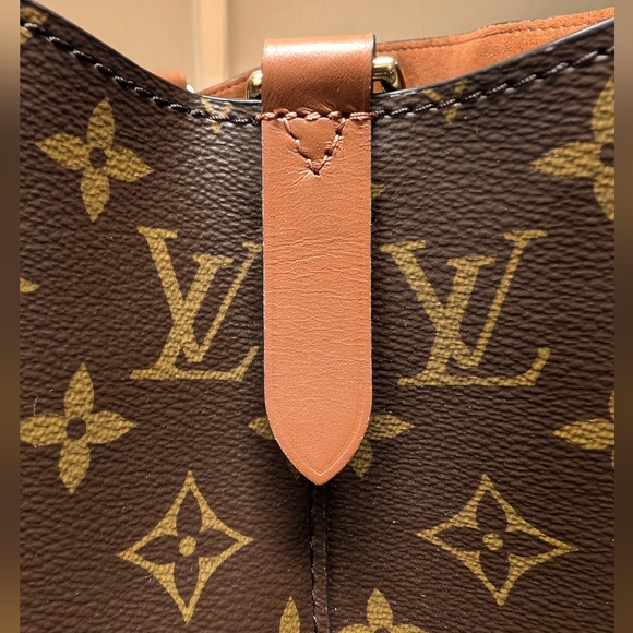 Louis Vuitton LV Canvas Neo Noe Caramel - gently used and priced to sell - Picture 7 of 16